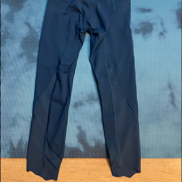 Lululemon tights - Picture 2 of 4